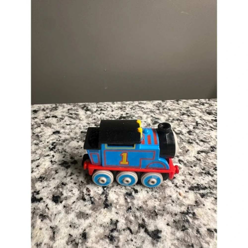 Thomas the Tank‎ Engine Toy Train Blue Engine Plastic